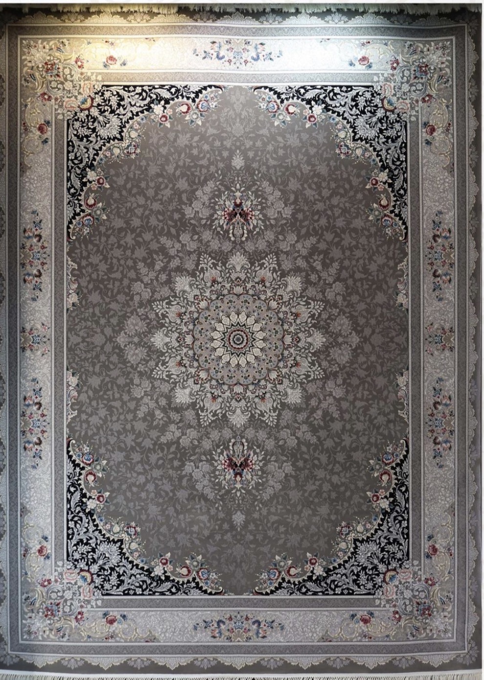 فرش ۷۰۰ شانه ۹ متری کاشان رنگ فیلی طرح کابرا khan